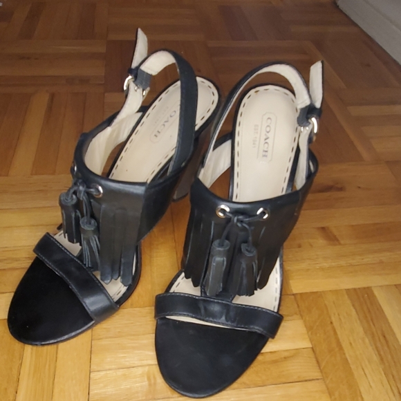 💃💃 2/$90 Coach Fringed Sandals - Picture 10 of 16